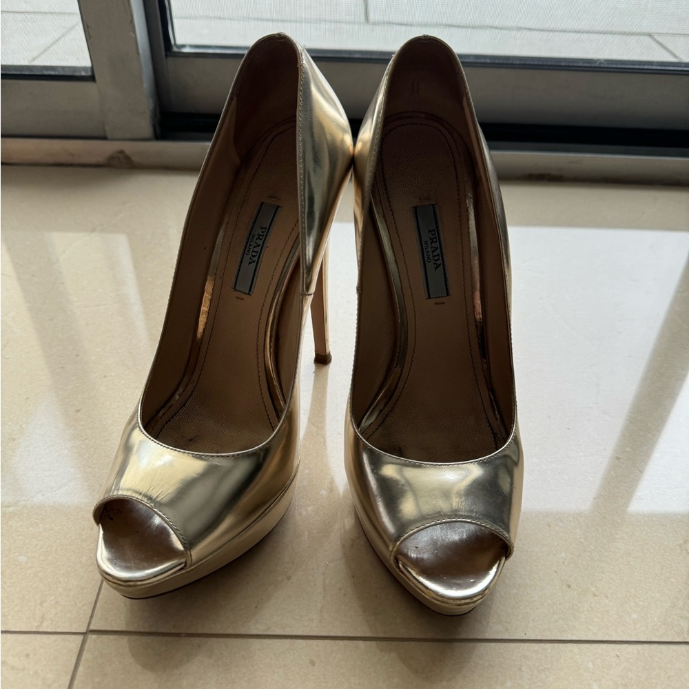 Prada silver metallic pump